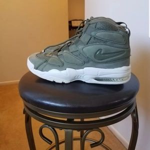 Men's NIKE AIRMAX 2 UPTEMPO 94 US Size 11 Green